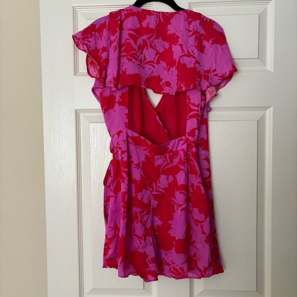 DO+BE Floral Wrap Open Back Romper Pink/Red Size M - Picture 4 of 16